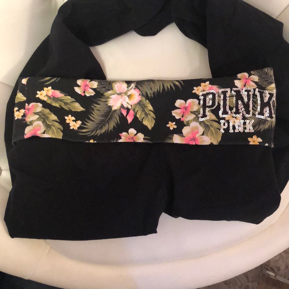 Victoria’s Secret Pink leggings